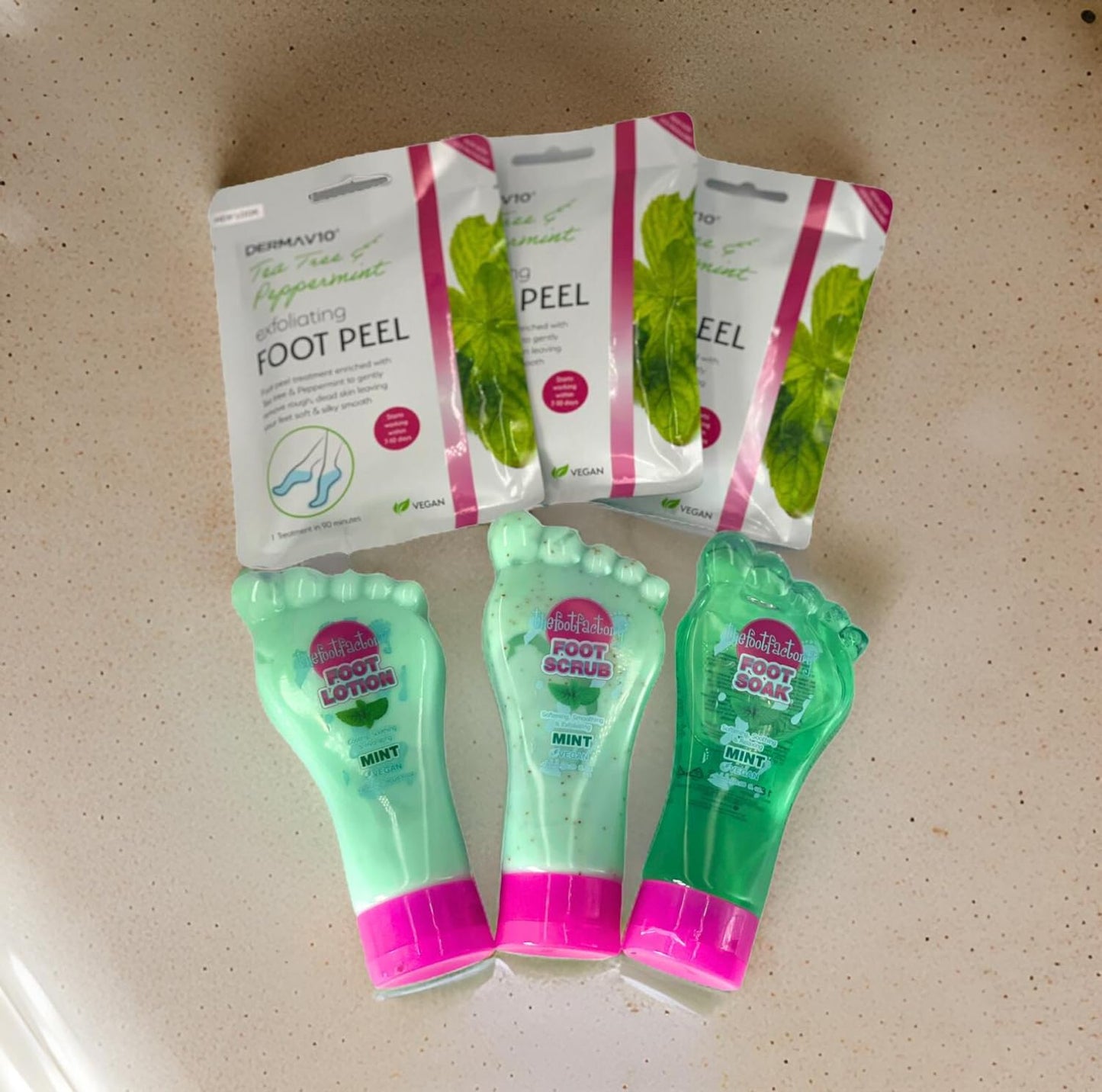 Ultimate Foot Spa Kit – Foot Peel Mask, Exfoliating Foot Mask, Foot Soak, Lotion & Peeling Socks, Peppermint Foot Care for Smooth, Soft Feet