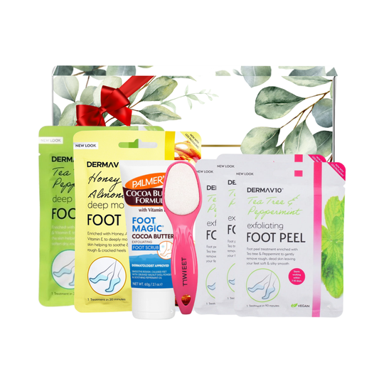Deep moisturising foot care bundle with exfoliating foot peel masks, foot pack treatments, cocoa butter foot scrub and pink foot file for dry and cracked feet presented in premium gift packaging suitable for all occasions, ideal for birthdays, Christmas, Mother’s Day and self-care gifting.